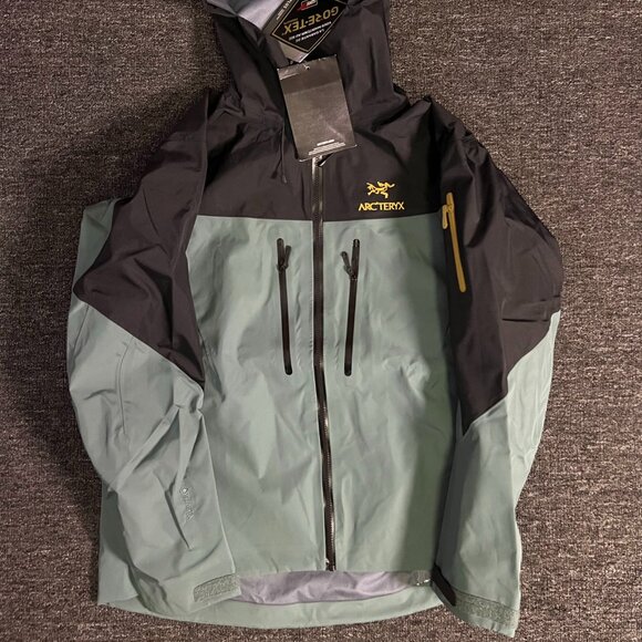 Arc'teryx Casual Sports Hooded Full-Zip Hardshell Jacket/Ski Suit Black/Green/G